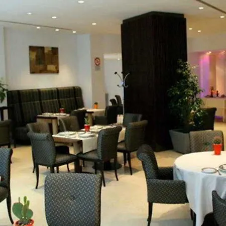 Hotel Nh 4*