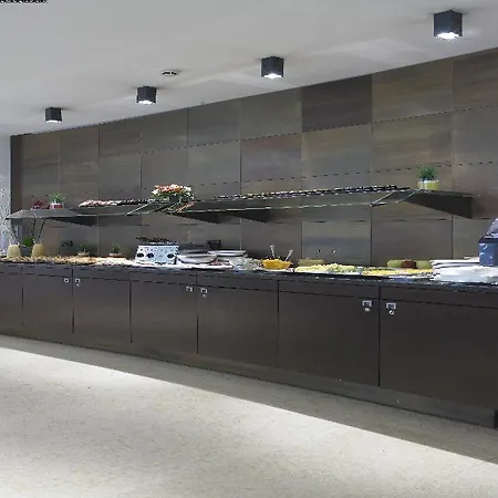 Hotell Nh 4*