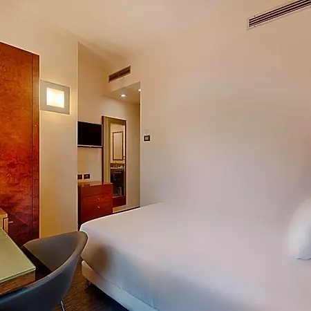 Hotel Nh 4*